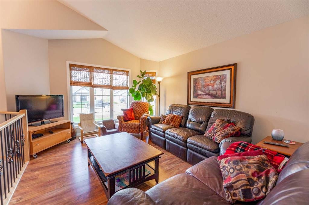 









126


Muldoon

Crescent,
Hinton,




AB
T7V 0A1

