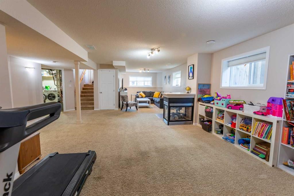 









126


Muldoon

Crescent,
Hinton,




AB
T7V 0A1

