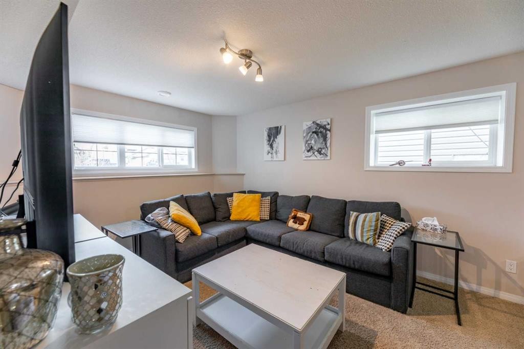 









126


Muldoon

Crescent,
Hinton,




AB
T7V 0A1

