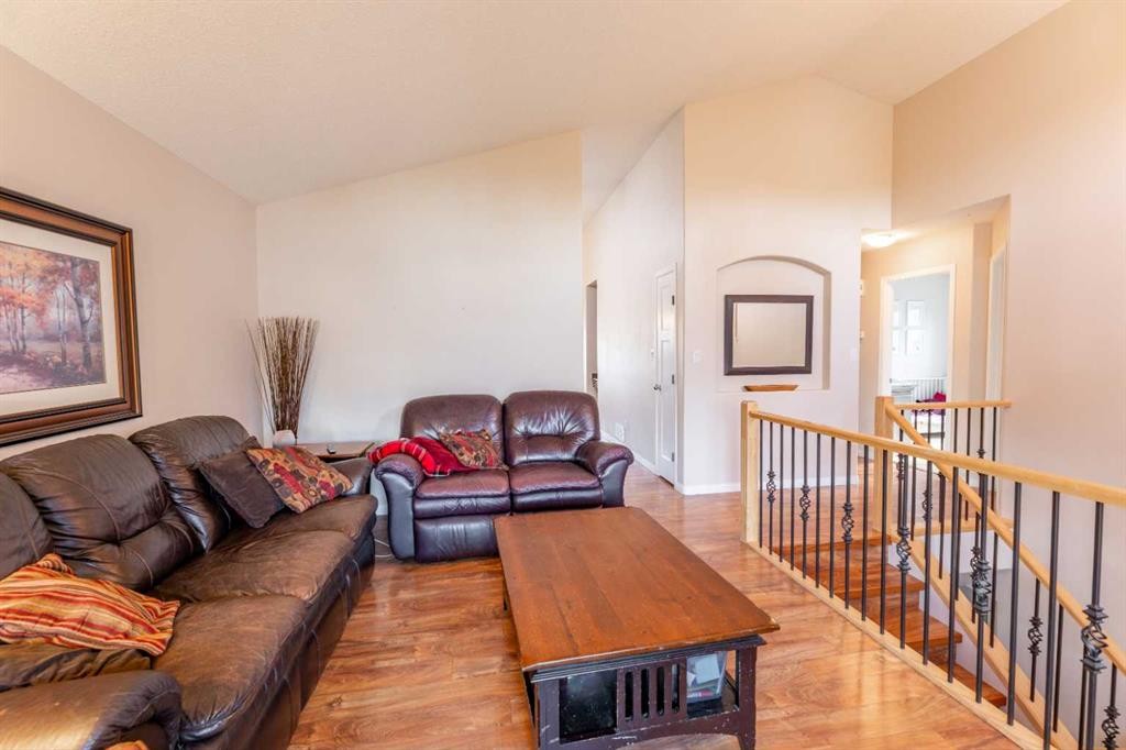 









126


Muldoon

Crescent,
Hinton,




AB
T7V 0A1

