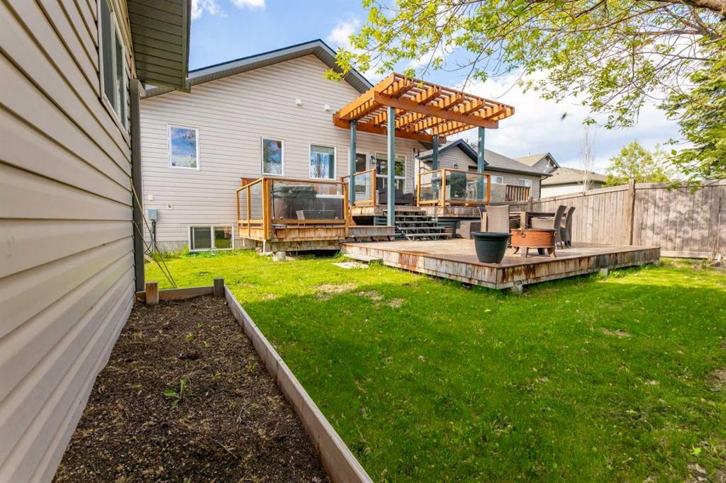









126


Muldoon

Crescent,
Hinton,




AB
T7V 0A1

