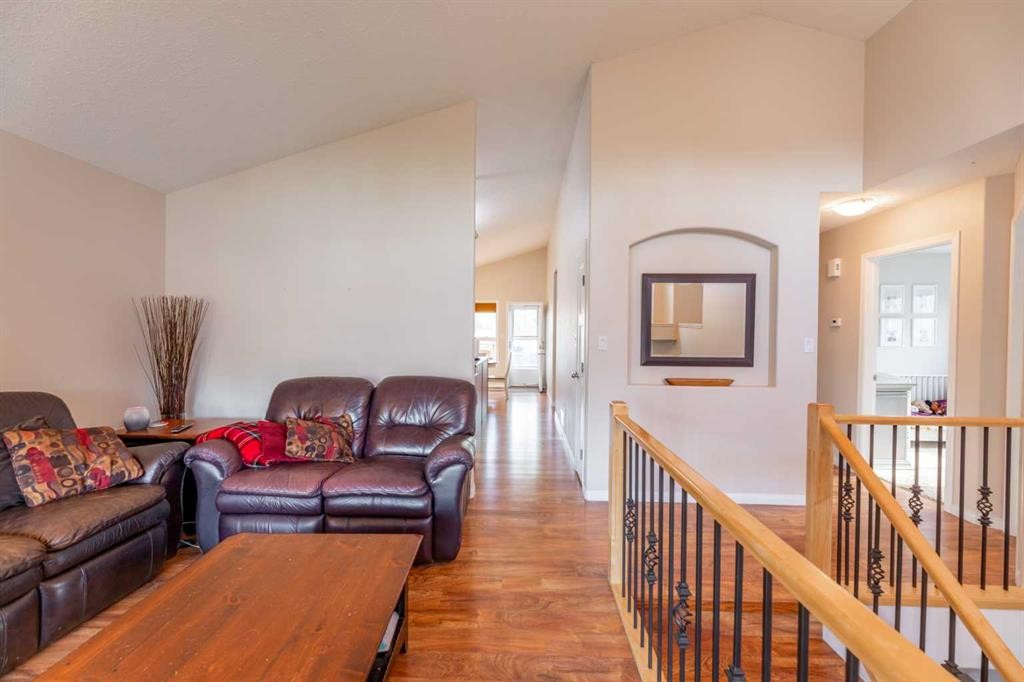 









126


Muldoon

Crescent,
Hinton,




AB
T7V 0A1

