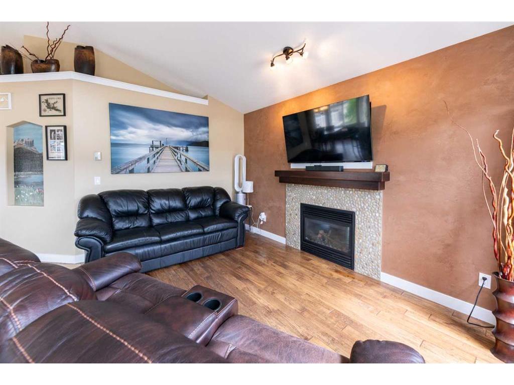 









114


Lupin

Way,
Hinton,




AB
T7V 0B2

