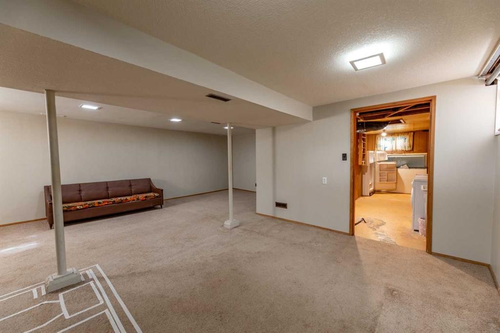 









117


Dorin

Drive,
Hinton,




AB
T7V 1B8

