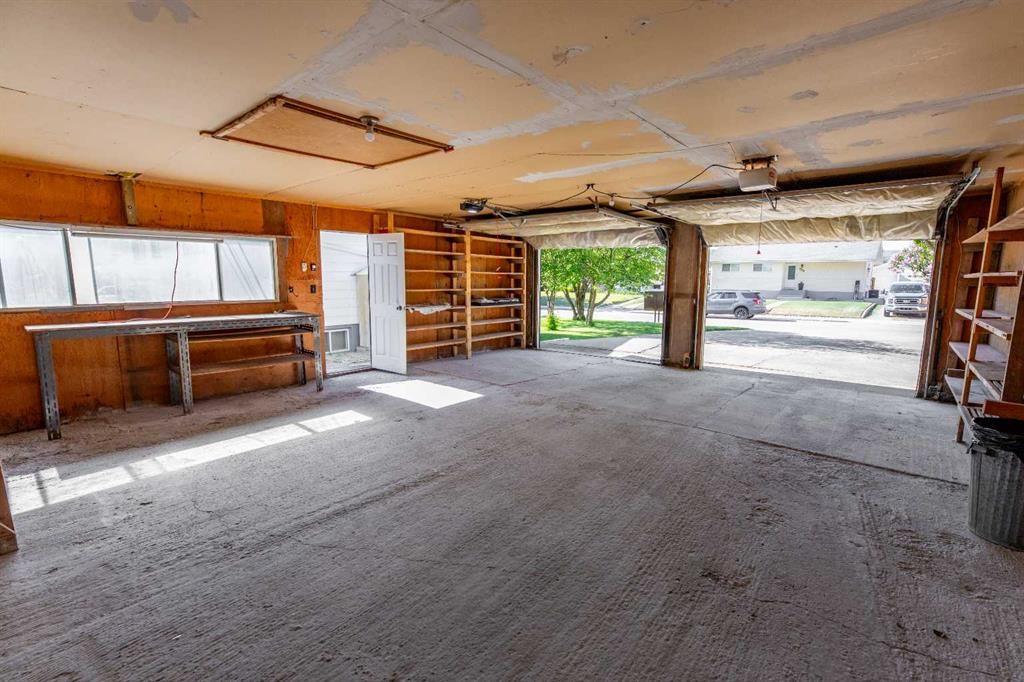 









117


Dorin

Drive,
Hinton,




AB
T7V 1B8

