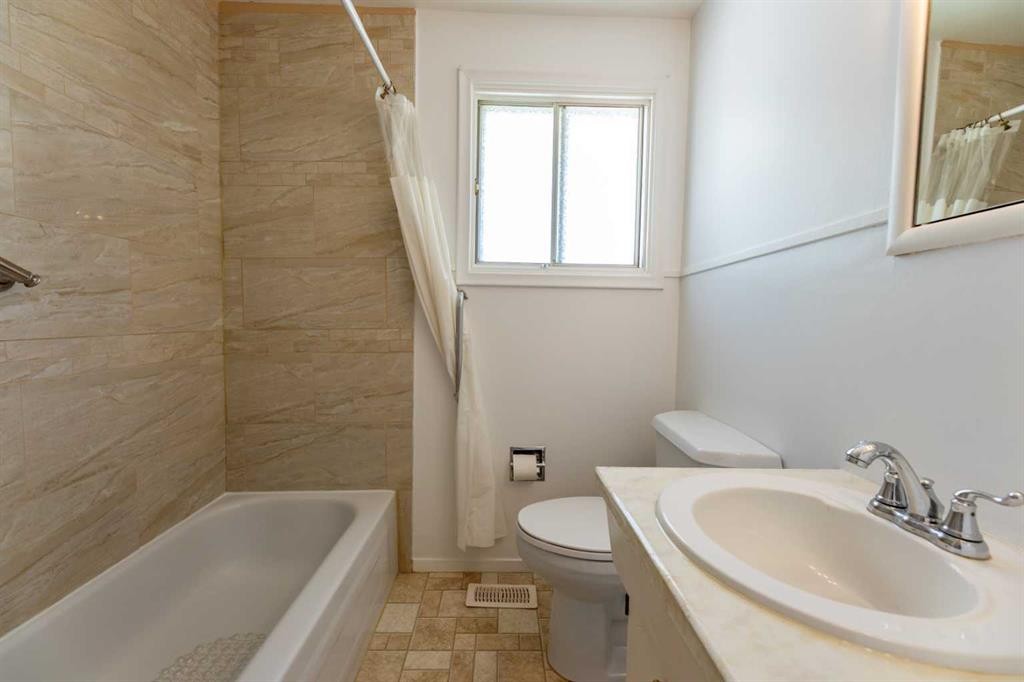 









117


Dorin

Drive,
Hinton,




AB
T7V 1B8


