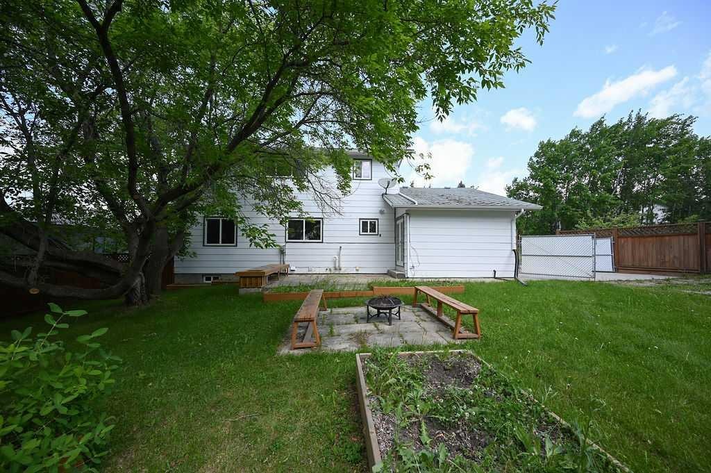 









5300


43

Avenue,
Athabasca,




AB
T9S 1J7

