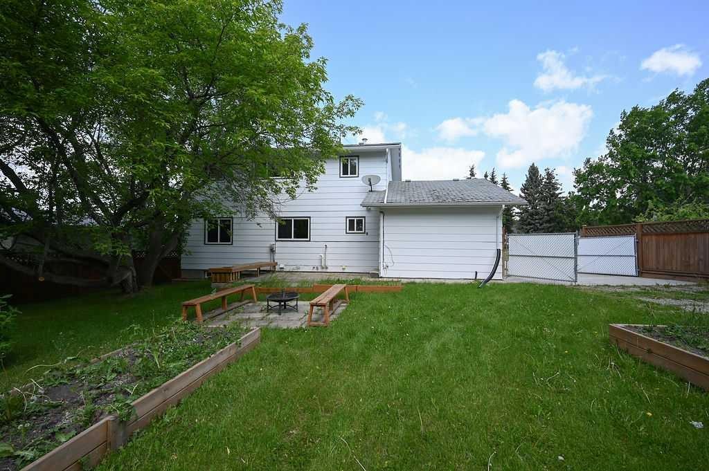 









5300


43

Avenue,
Athabasca,




AB
T9S 1J7

