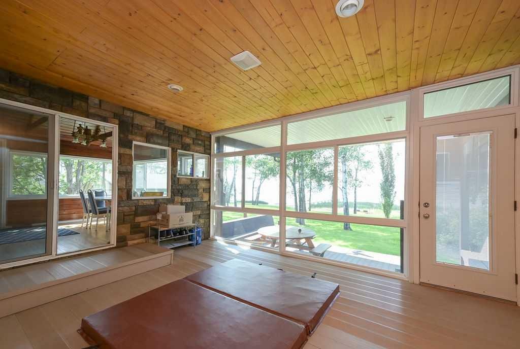 









313


Willow

Drive,
Sunset Beach,




AB
T9S 1R6

