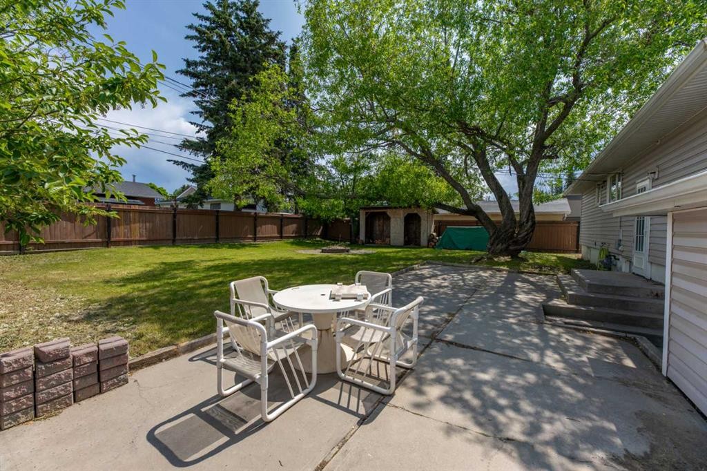 









115


Dorin

Drive,
Hinton,




AB
T7V 1B8

