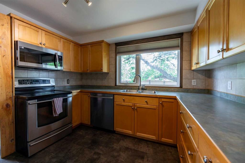 









115


Dorin

Drive,
Hinton,




AB
T7V 1B8

