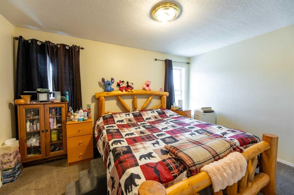 









168


Sitar

Crescent,
Hinton,




AB
T7V 1S7

