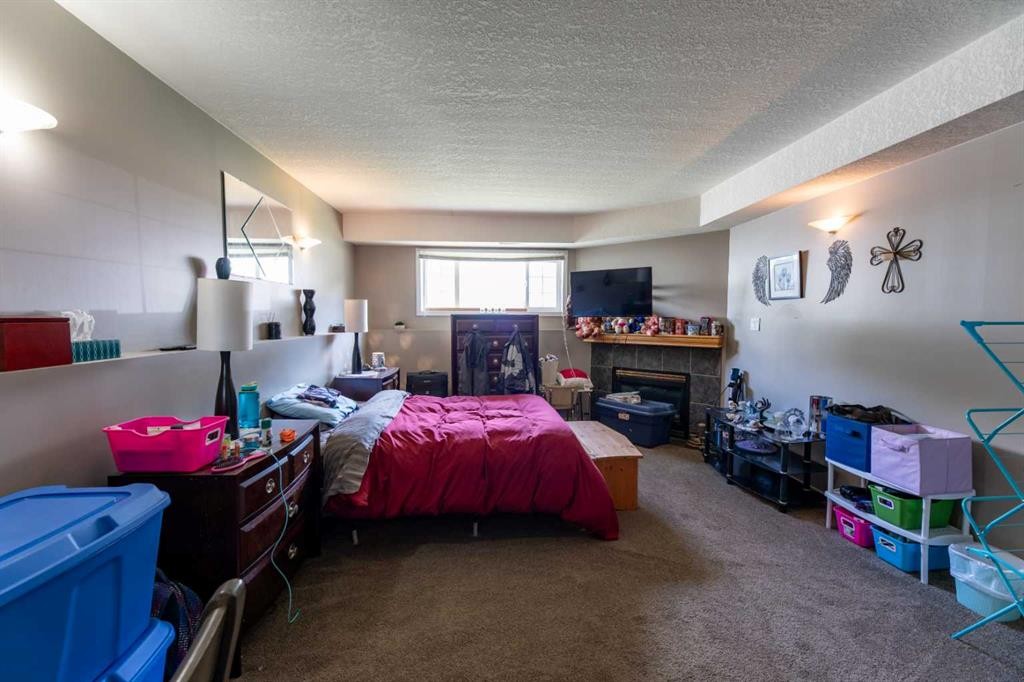









168


Sitar

Crescent,
Hinton,




AB
T7V 1S7

