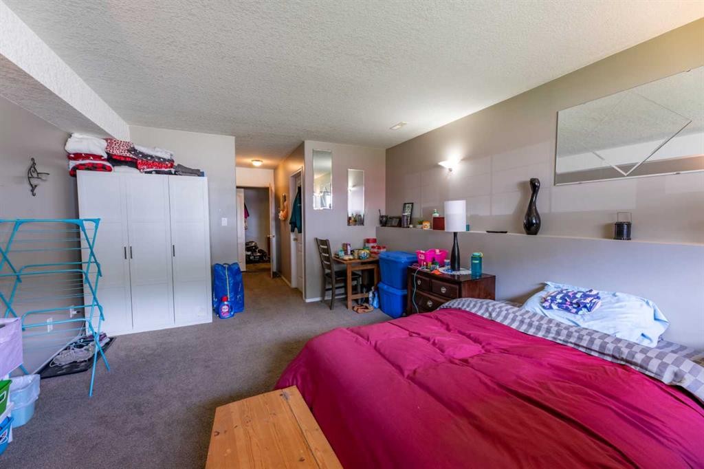 









168


Sitar

Crescent,
Hinton,




AB
T7V 1S7

