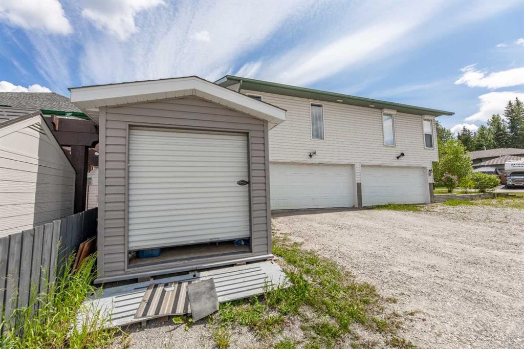 









168


Sitar

Crescent,
Hinton,




AB
T7V 1S7

