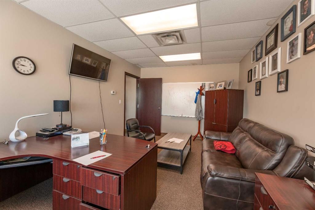 









156


Steele

Crescent,
Hinton,




AB
T7V 2G5

