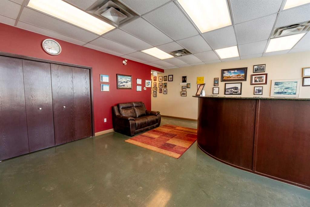 









156


Steele

Crescent,
Hinton,




AB
T7V 2G5

