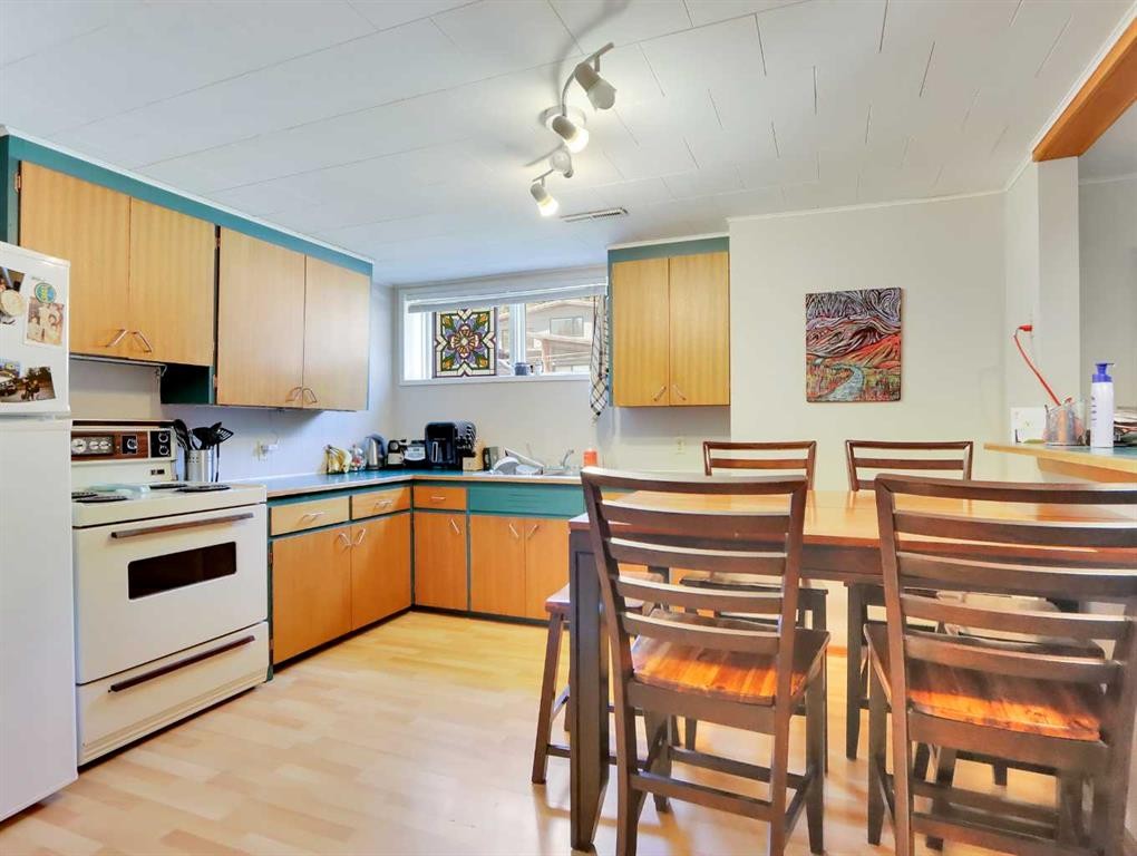 









252


Three Sisters

Drive,
Canmore,




AB
T1W2M4

