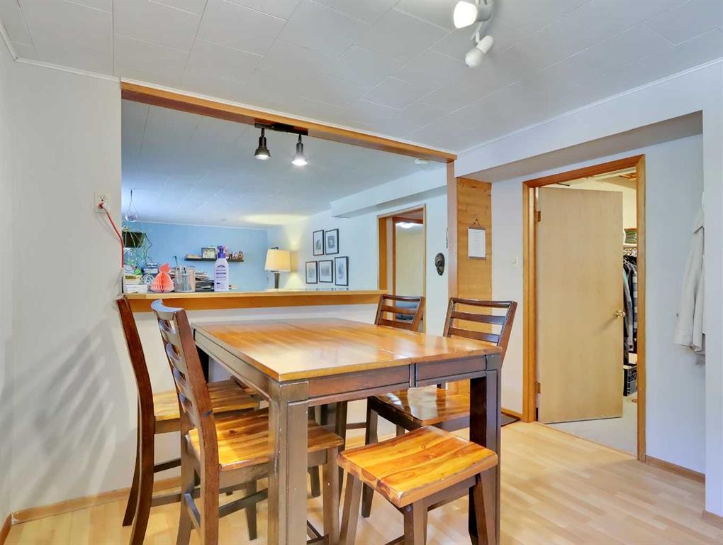 









252


Three Sisters

Drive,
Canmore,




AB
T1W2M4

