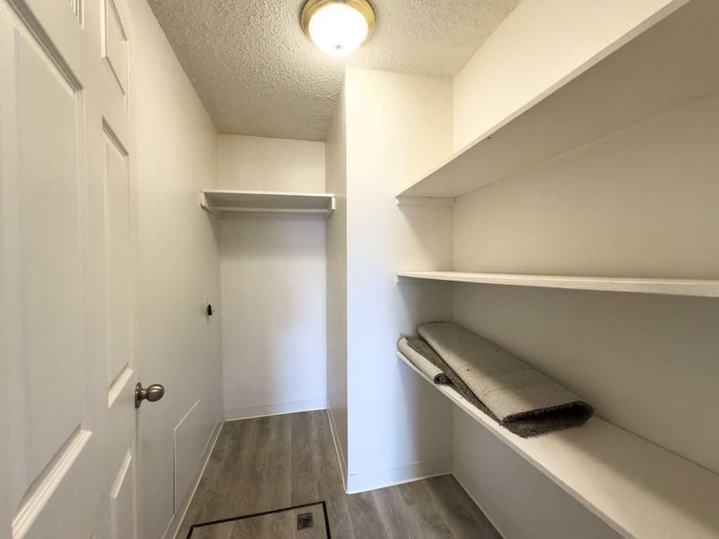 









101


Wanyandi

Avenue,
Hinton,




AB
T7V 1M6

