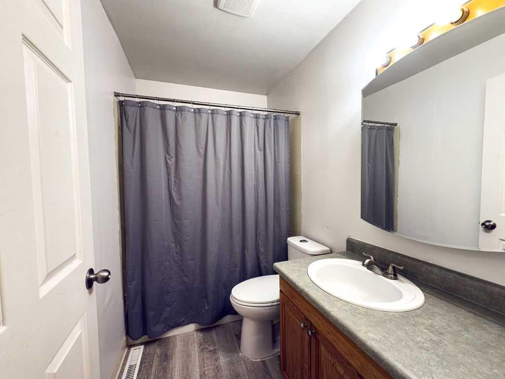 









101


Wanyandi

Avenue,
Hinton,




AB
T7V 1M6

