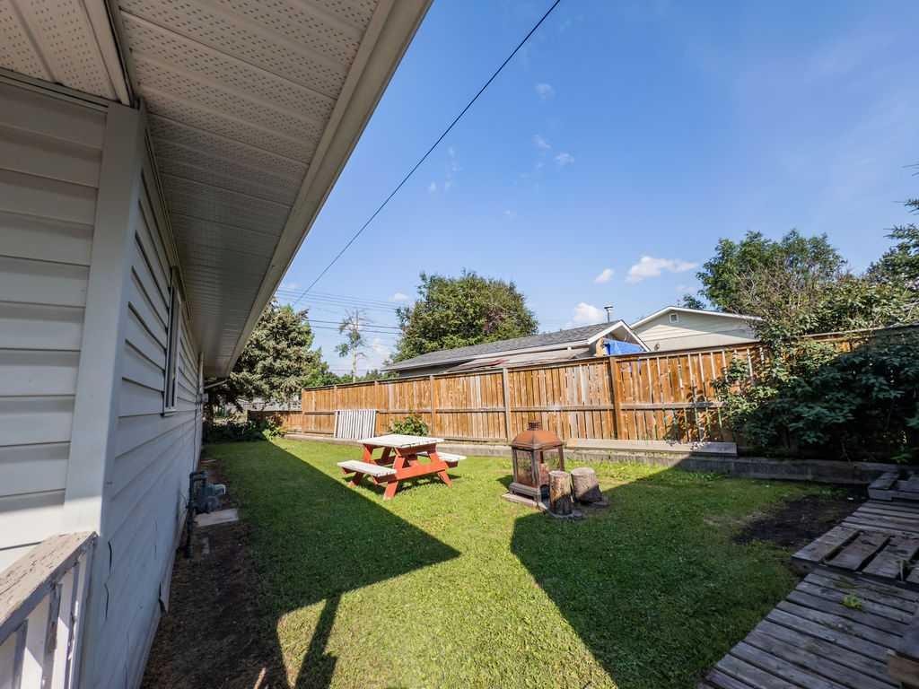









101


Wanyandi

Avenue,
Hinton,




AB
T7V 1M6

