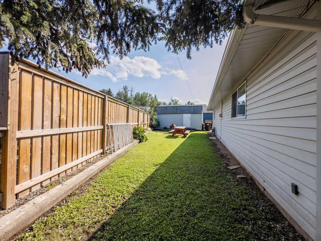 









101


Wanyandi

Avenue,
Hinton,




AB
T7V 1M6

