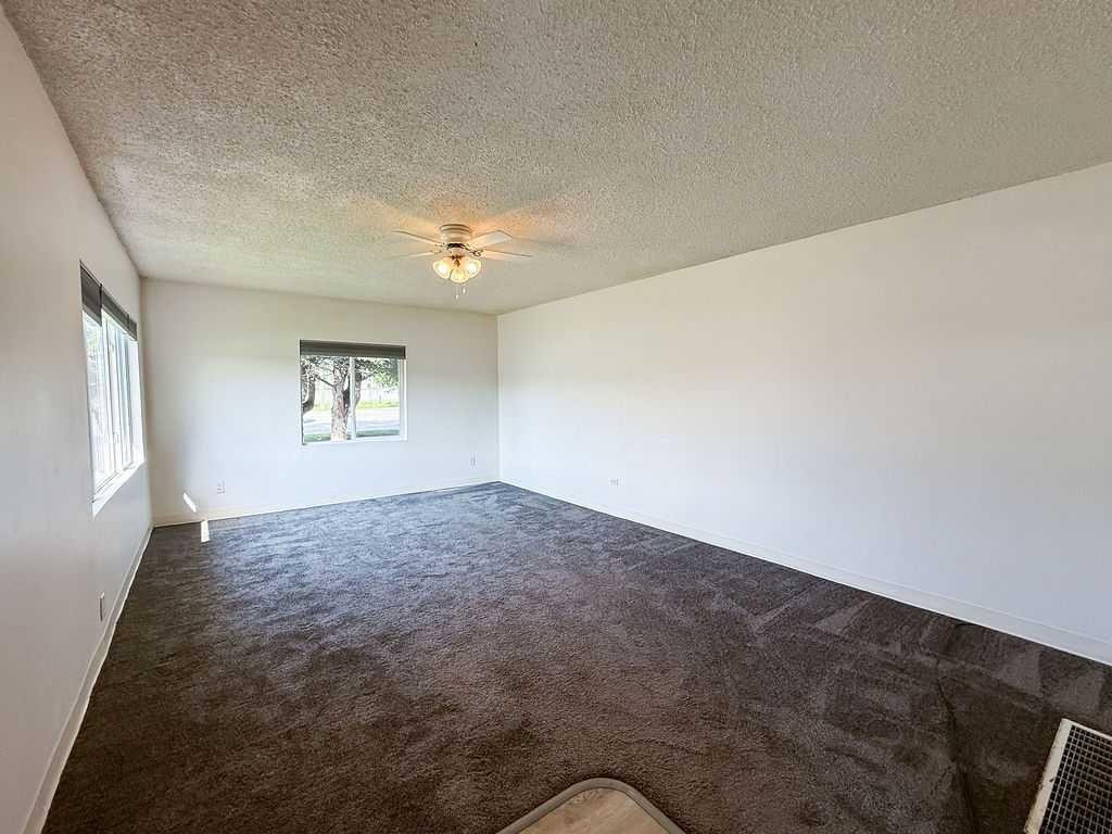 









101


Wanyandi

Avenue,
Hinton,




AB
T7V 1M6

