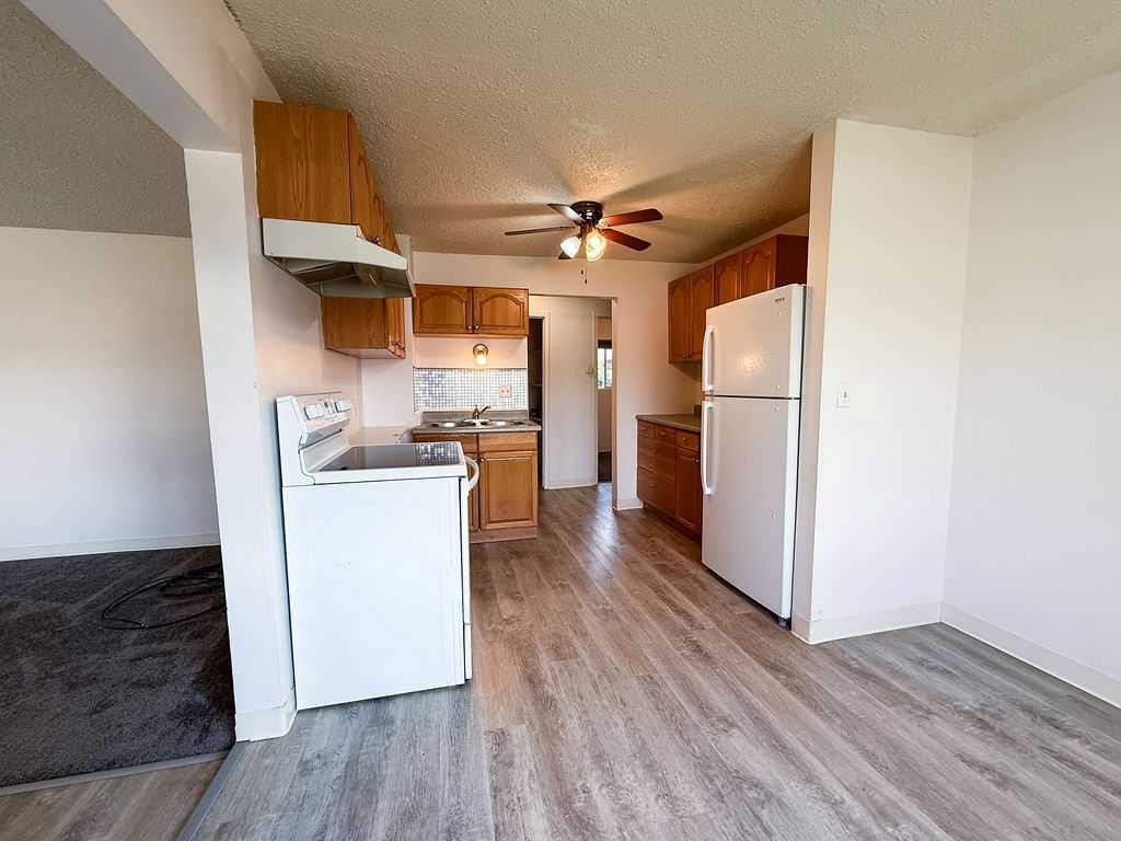 









101


Wanyandi

Avenue,
Hinton,




AB
T7V 1M6

