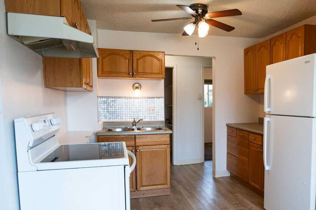 









101


Wanyandi

Avenue,
Hinton,




AB
T7V 1M6

