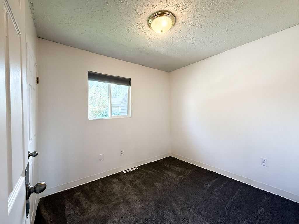









101


Wanyandi

Avenue,
Hinton,




AB
T7V 1M6

