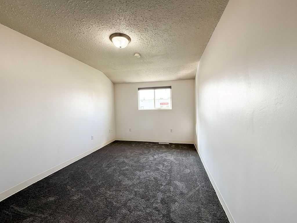 









101


Wanyandi

Avenue,
Hinton,




AB
T7V 1M6


