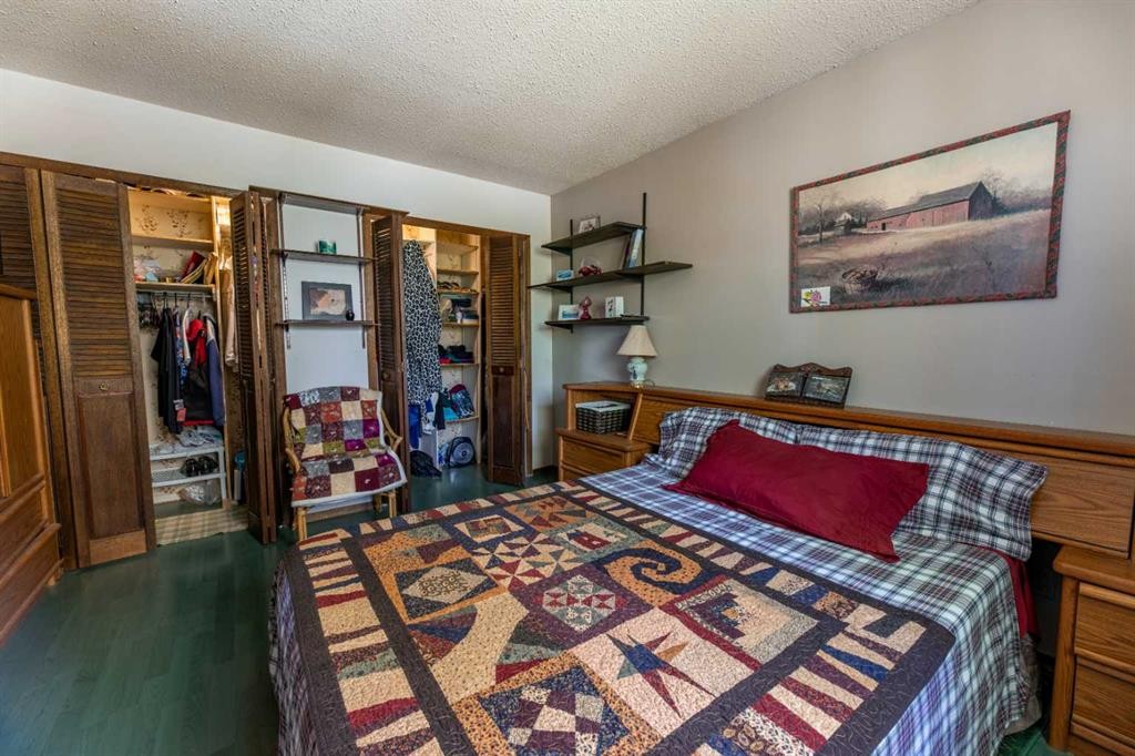 









437


Mountain

Street,
Hinton,




AB
T7V 1A6

