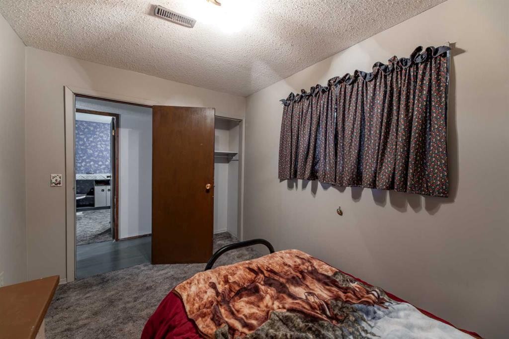 









437


Mountain

Street,
Hinton,




AB
T7V 1A6

