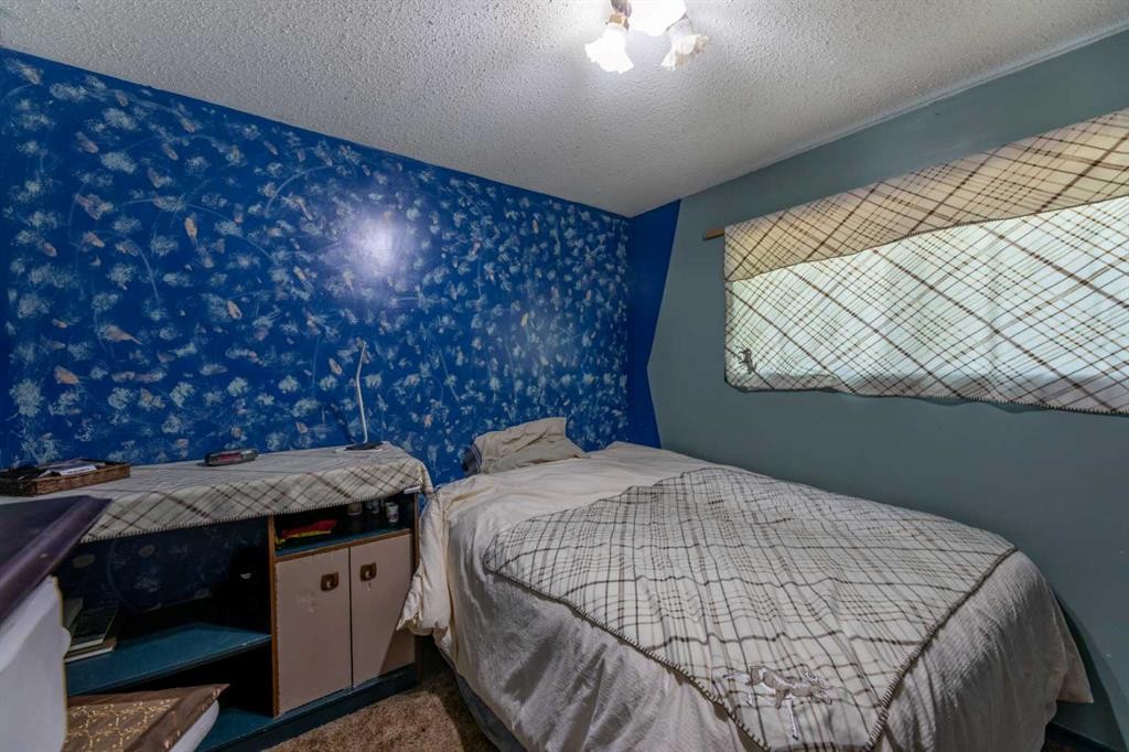 









437


Mountain

Street,
Hinton,




AB
T7V 1A6

