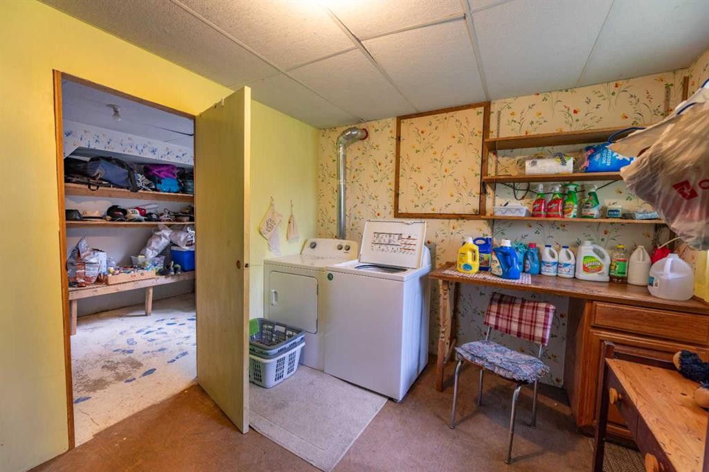









437


Mountain

Street,
Hinton,




AB
T7V 1A6

