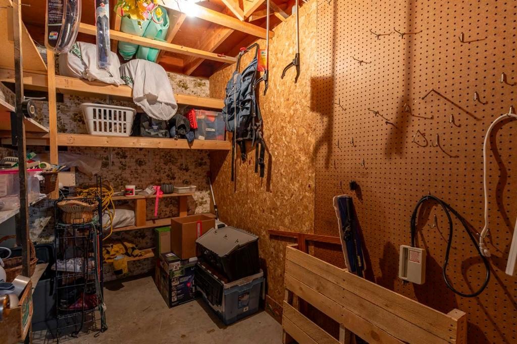 









437


Mountain

Street,
Hinton,




AB
T7V 1A6


