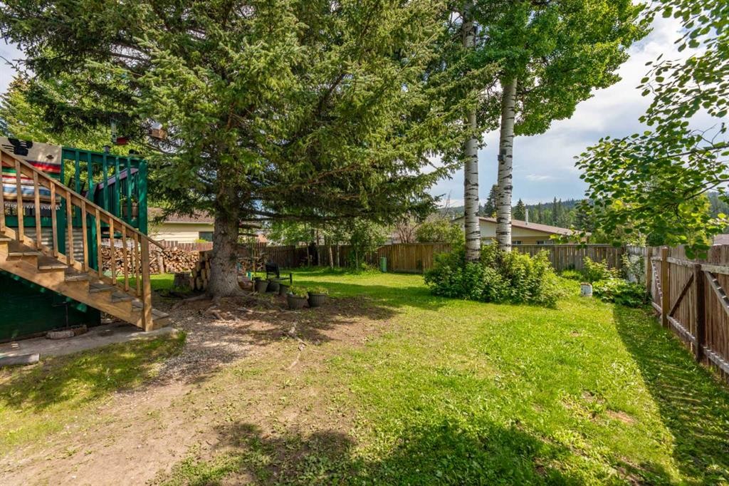 









437


Mountain

Street,
Hinton,




AB
T7V 1A6

