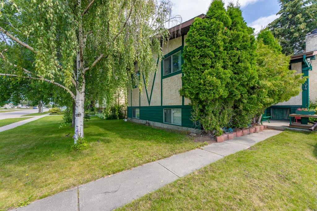 









437


Mountain

Street,
Hinton,




AB
T7V 1A6

