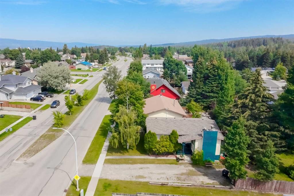 









437


Mountain

Street,
Hinton,




AB
T7V 1A6

