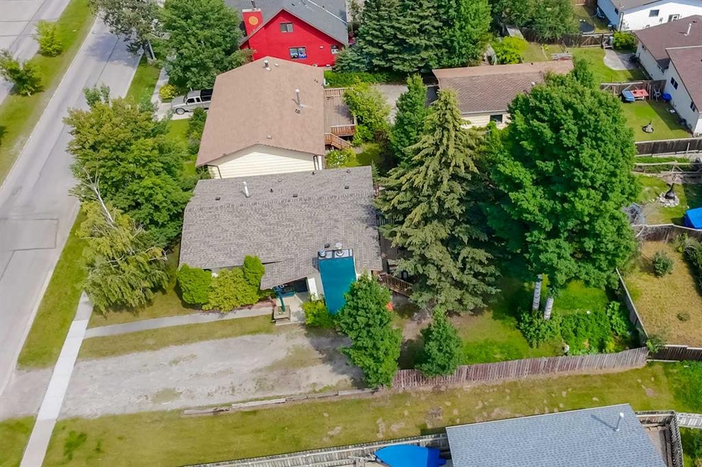 









437


Mountain

Street,
Hinton,




AB
T7V 1A6

