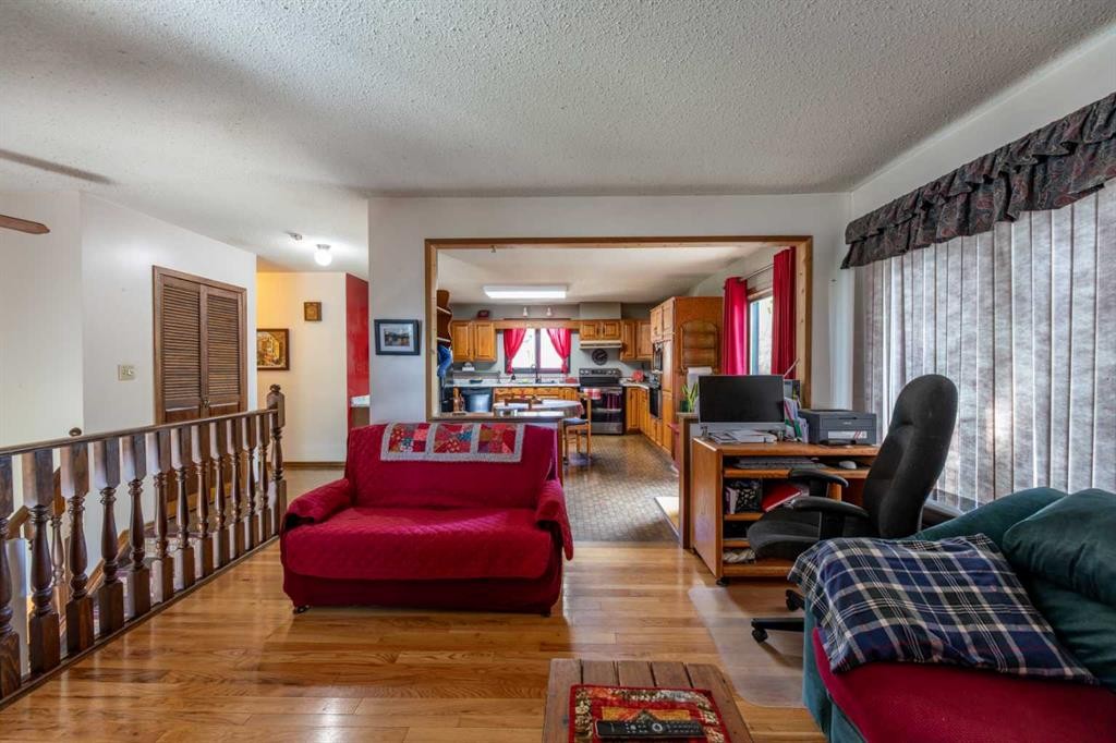 









437


Mountain

Street,
Hinton,




AB
T7V 1A6

