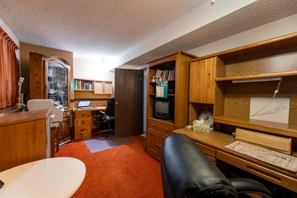 









23518


Highway 16 W

, 12,
Rural Yellowhead County,




AB
T7V 0A3

