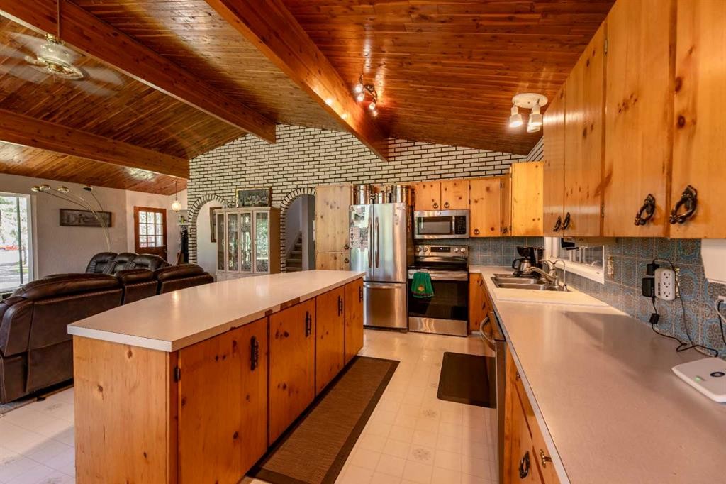 









23518


Highway 16 W

, 12,
Rural Yellowhead County,




AB
T7V 0A3

