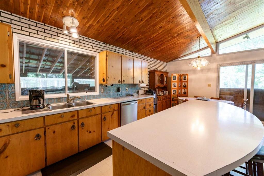 









23518


Highway 16 W

, 12,
Rural Yellowhead County,




AB
T7V 0A3

