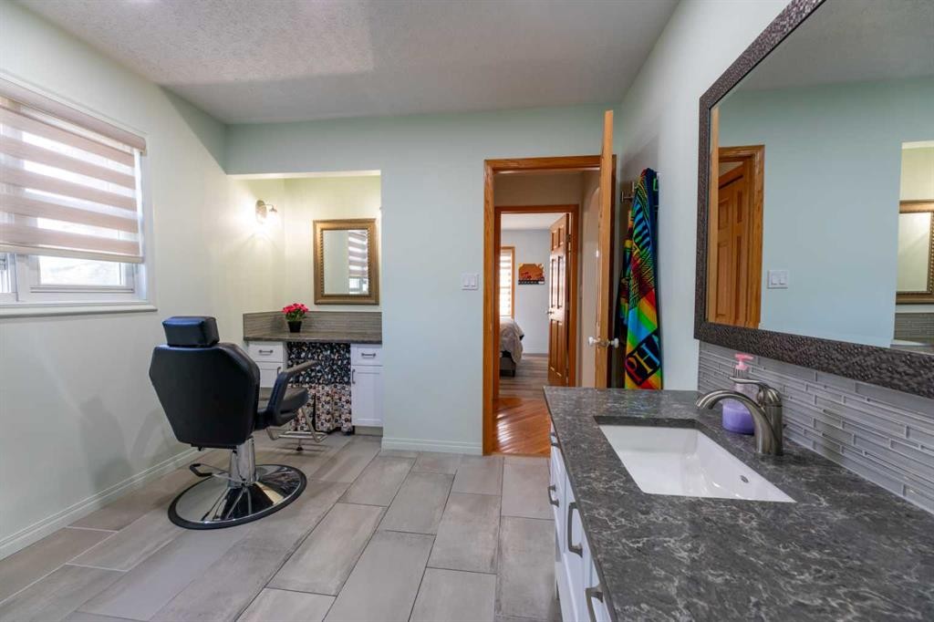 









15


Maskuta

Estates,
Rural Yellowhead County,




AB
T7V1X3

