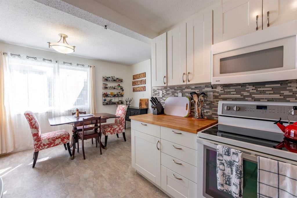 









457


Collinge

Road, 316,
Hinton,




AB
T7V1M2

