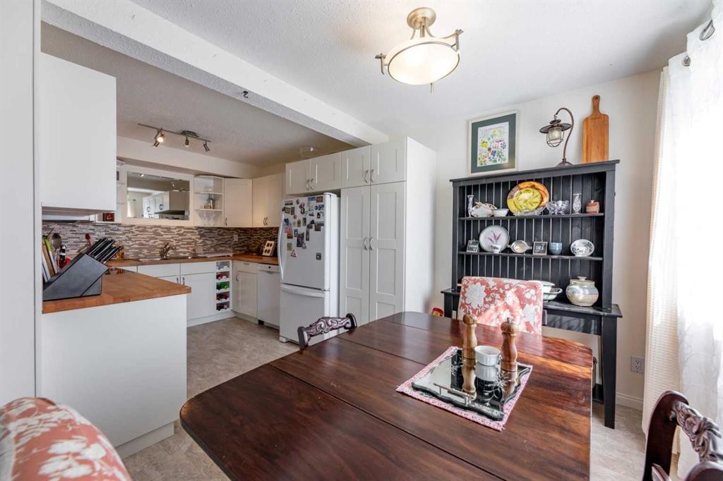 









457


Collinge

Road, 316,
Hinton,




AB
T7V1M2

