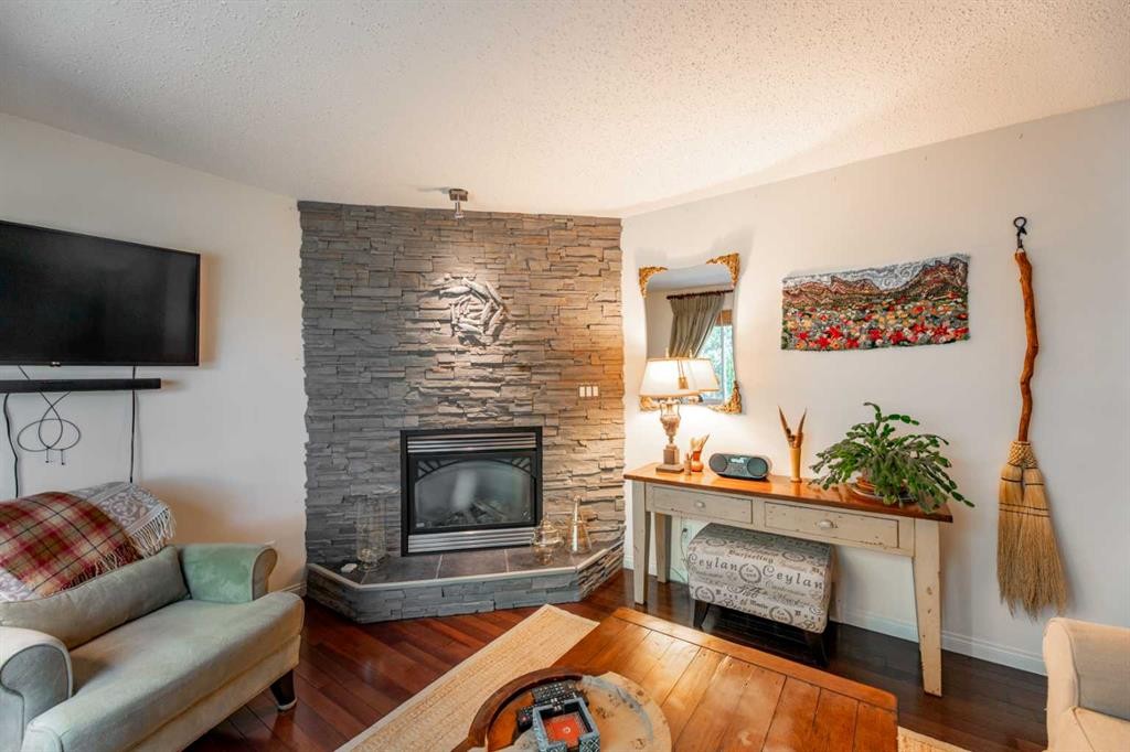 









457


Collinge

Road, 316,
Hinton,




AB
T7V1M2

