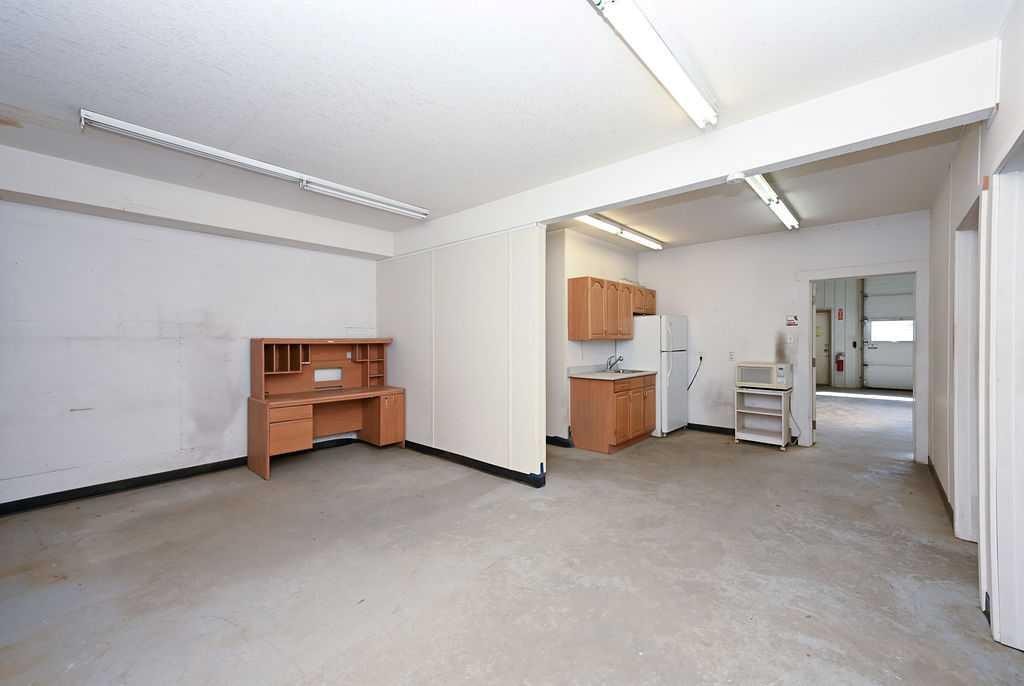 









5902


Alexander

Avenue,
Athabasca,




AB
T9S 0A1

